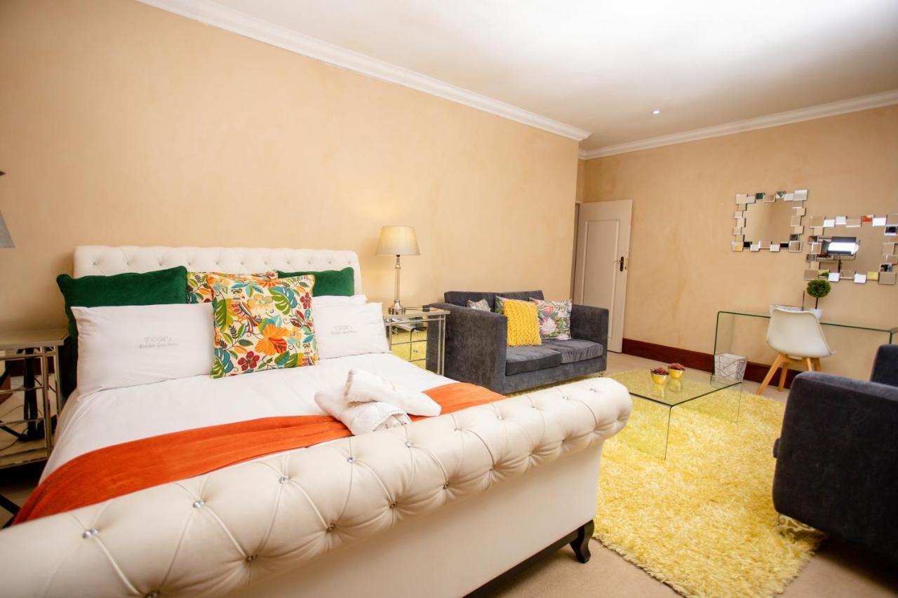 Tdm'S Boutique Guest House Претория Экстерьер фото