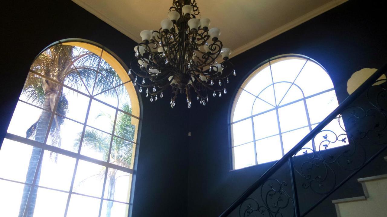 Tdm'S Boutique Guest House Претория Экстерьер фото