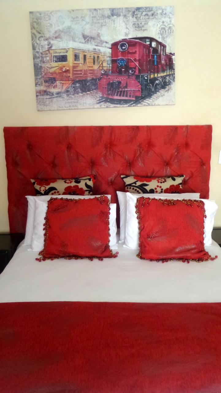 Tdm'S Boutique Guest House Претория Экстерьер фото