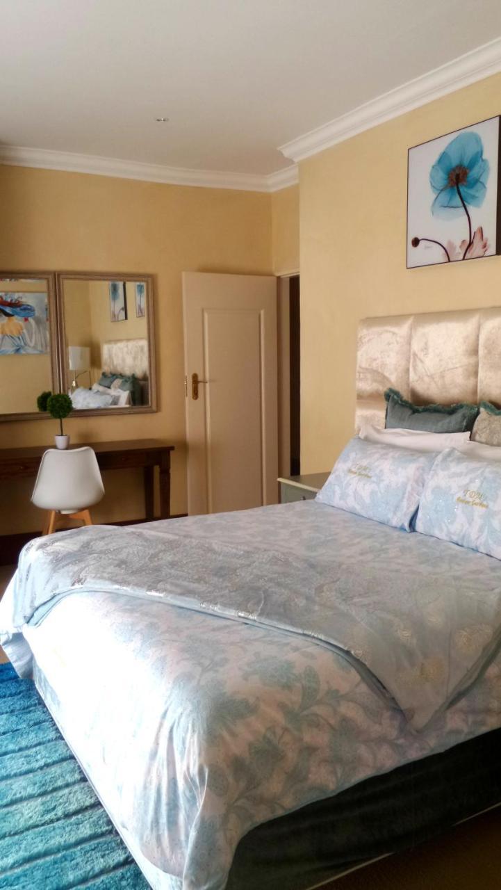 Tdm'S Boutique Guest House Претория Экстерьер фото